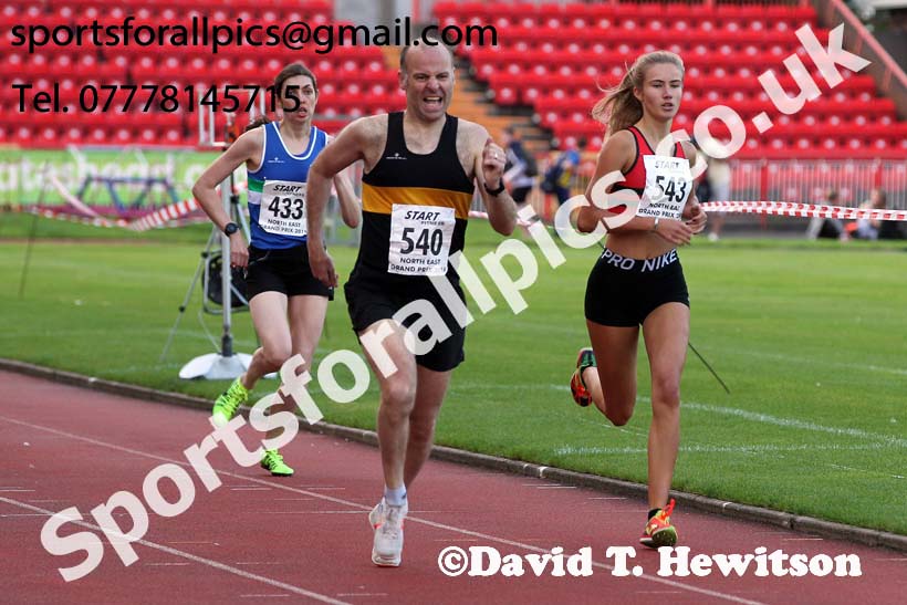 Senior graded 800 metres, 2019 North East Grand Prix, Gateshead Stadium. Photo: David T. Hewitson/Sports for All Pics
